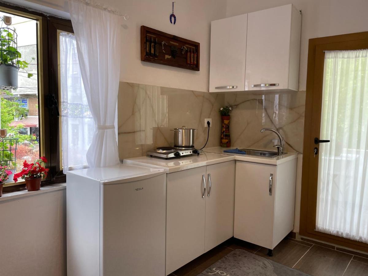 טיראנה Kamu'S Villa With Terrace מראה חיצוני תמונה