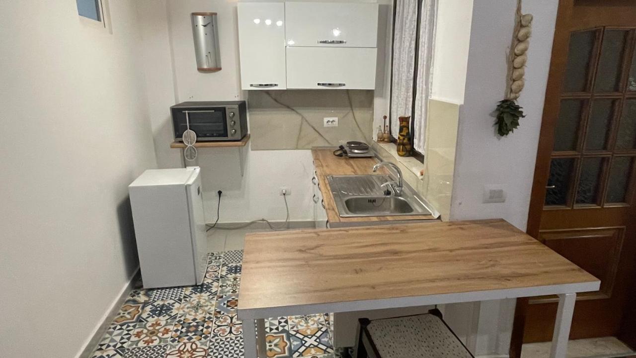 טיראנה Kamu'S Villa With Terrace מראה חיצוני תמונה